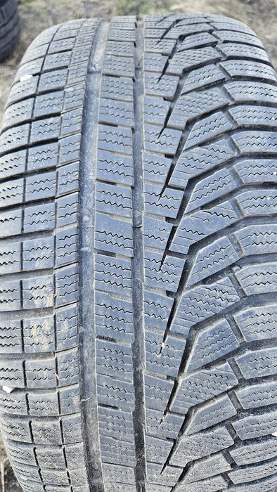 2бр гуми 235 45 17 ханкок дот 20