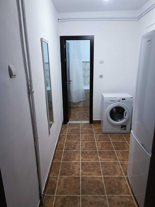 Inchiriez apartament cu 2 camere, zona Traian