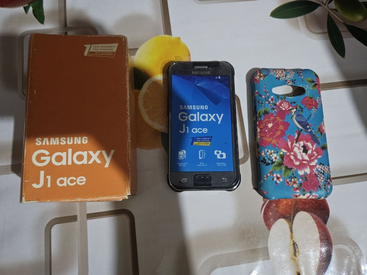 Samsung galaxy J 1 ace