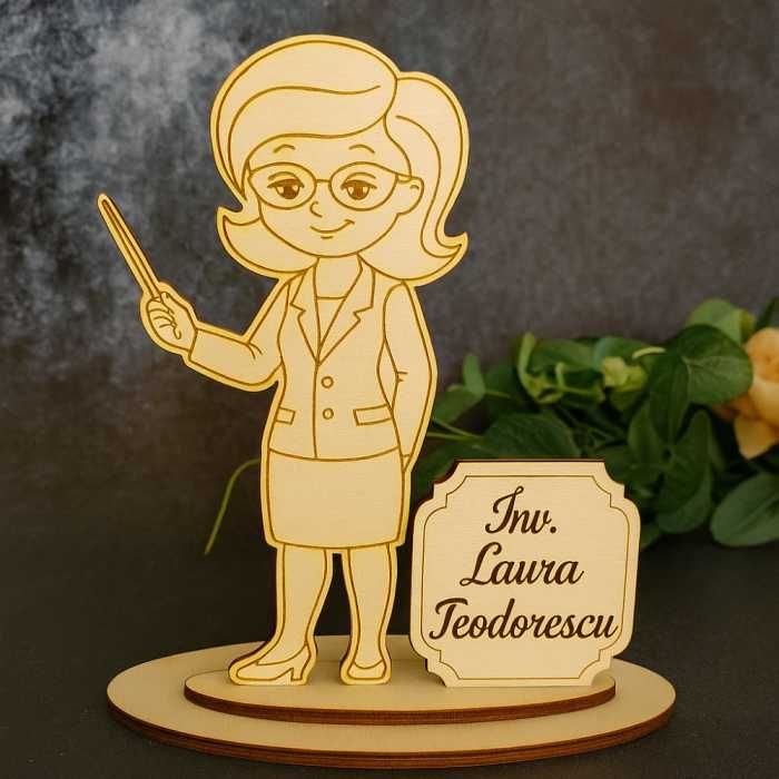 Decoratiune din lemn Doamna Invatatoare, personalizabila, 18x17cm