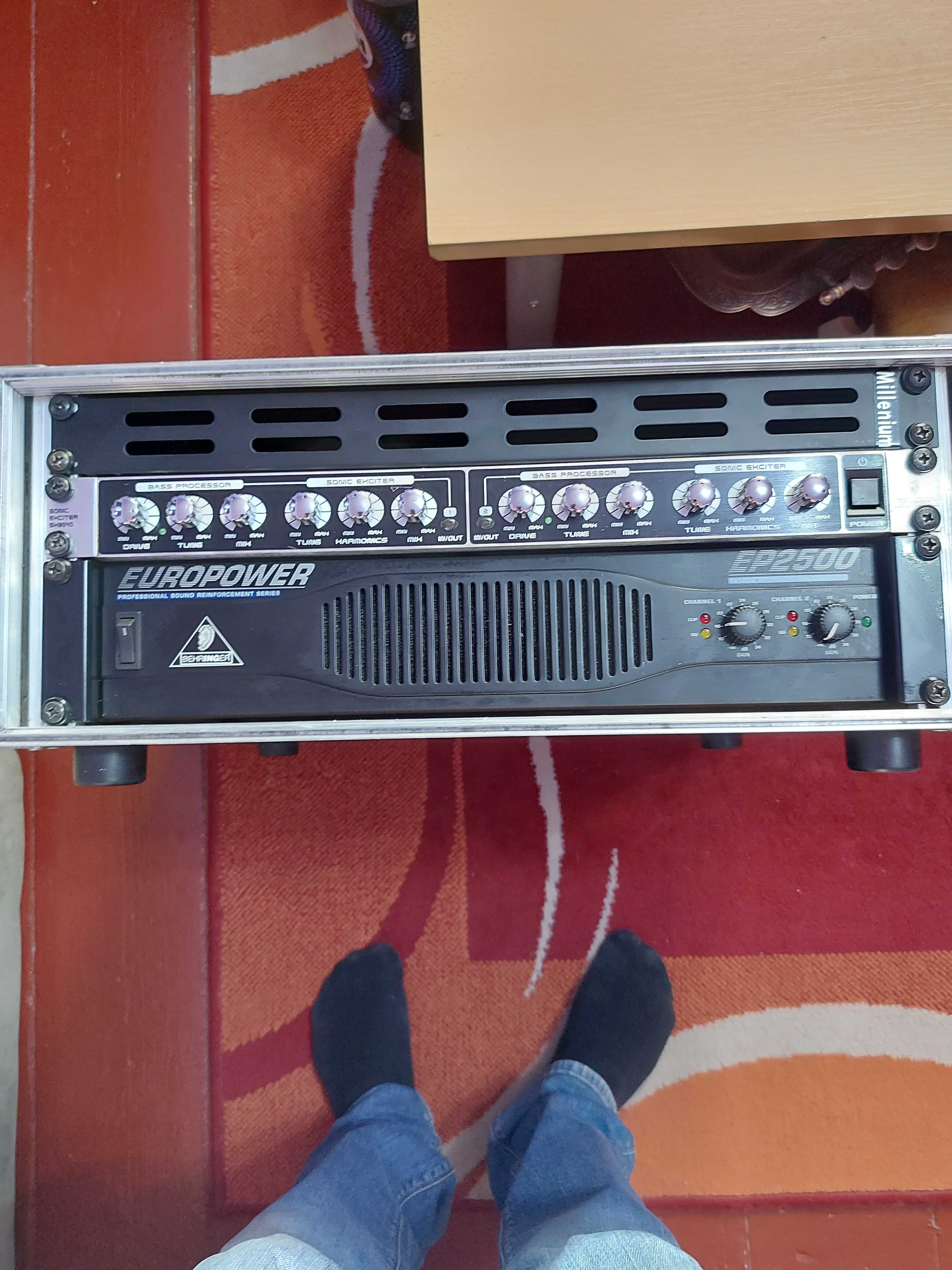 Amplificator de putere behringer ep2500