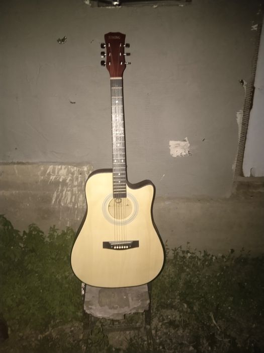 Акустическая гитара 41