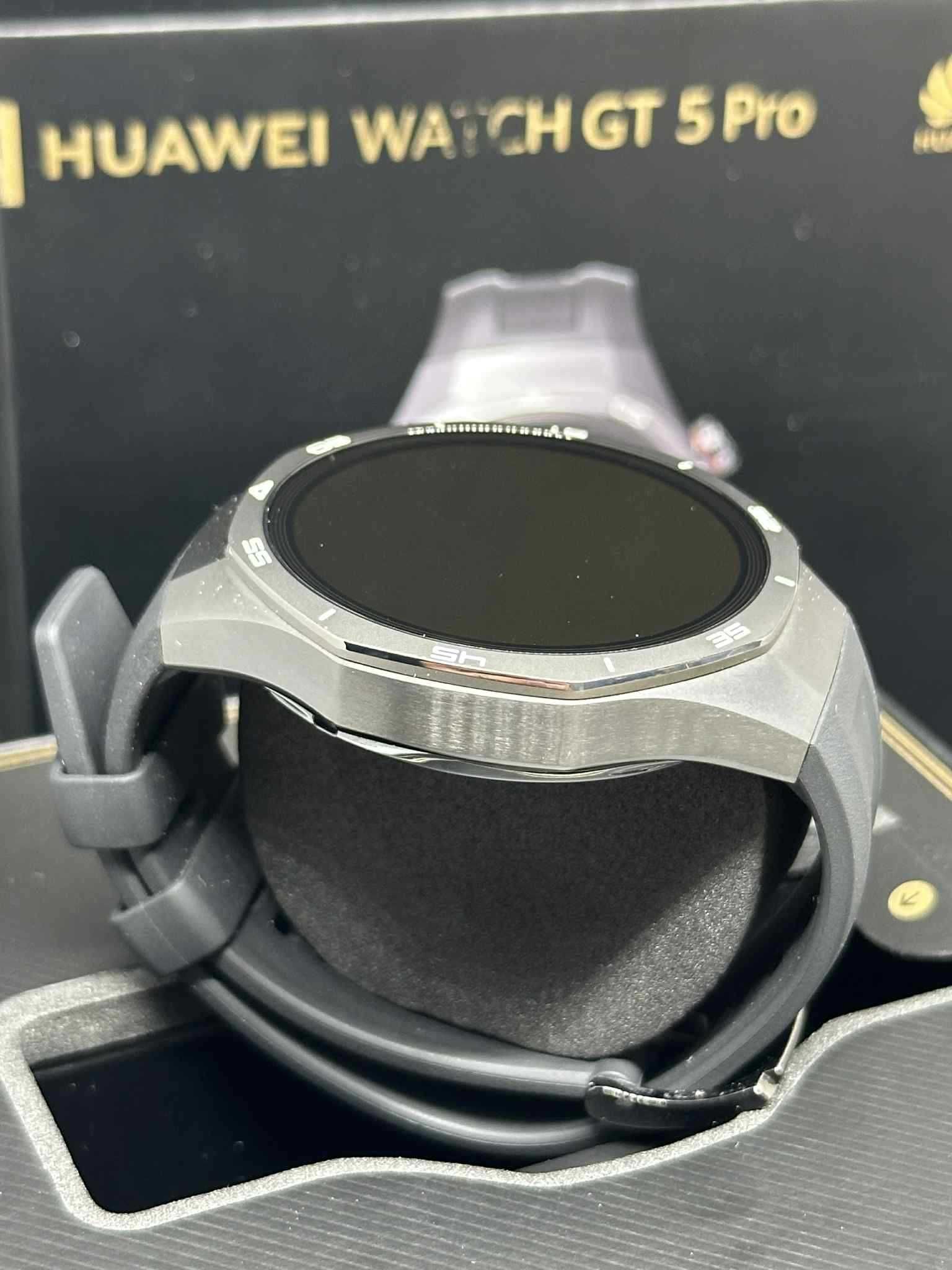 Смарт часоник Huawei Watch GT 5 PRO / Гаранция / Перфектен