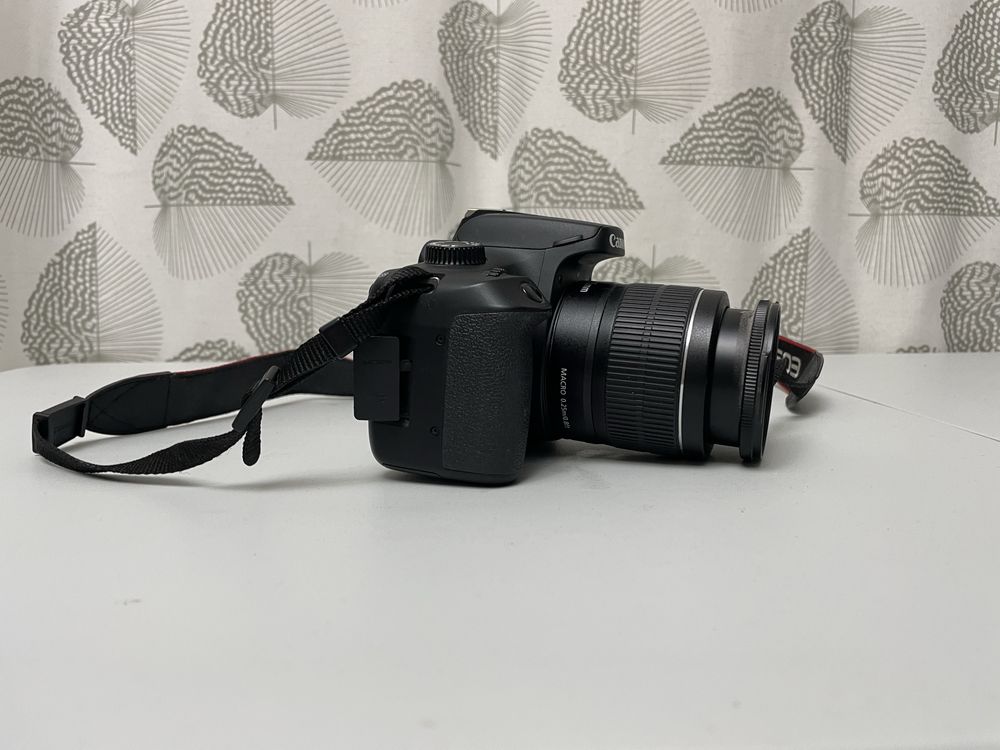 Canon EOS 4000D DSLR + Obiectiv 18-55mm | Wi-Fi | Stare foarte buna!!