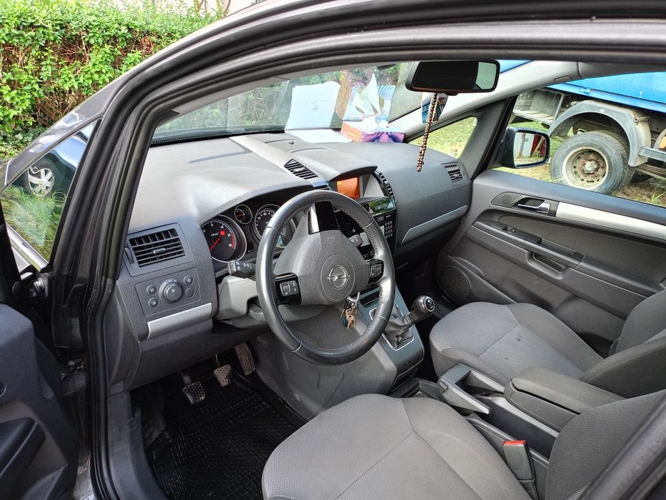 Opel zafira 1.7 cdti