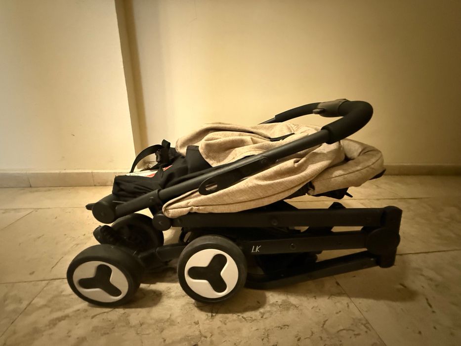 Продавам лятна бебешка количка