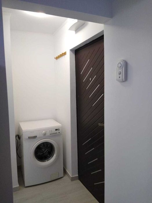 Inchiriez apartament cu o camera, zona Calea Buziasului