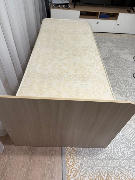 Продам односпальную кровать