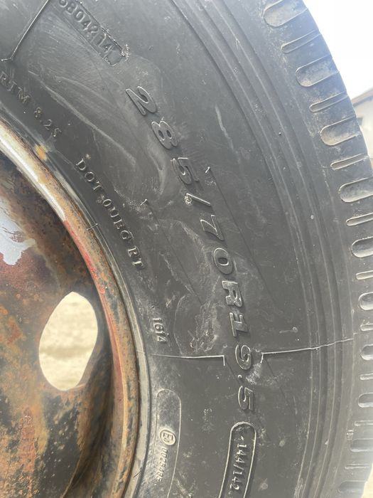 Гуми с джанти за камион 285/70/19,5