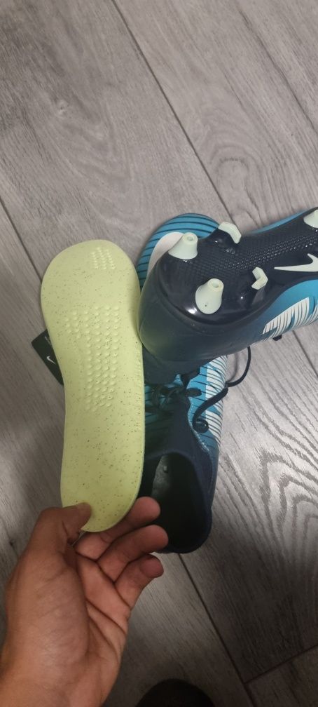 Ghete de fotbal nike mercurial semi-pro ediție limitata