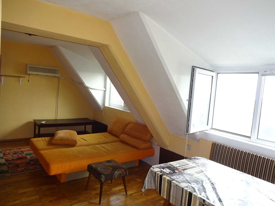 Дава се под наем Едностаен апартамент в Варна, Спортна зала - 32 кв.м за 244.8 € - Снимка #1