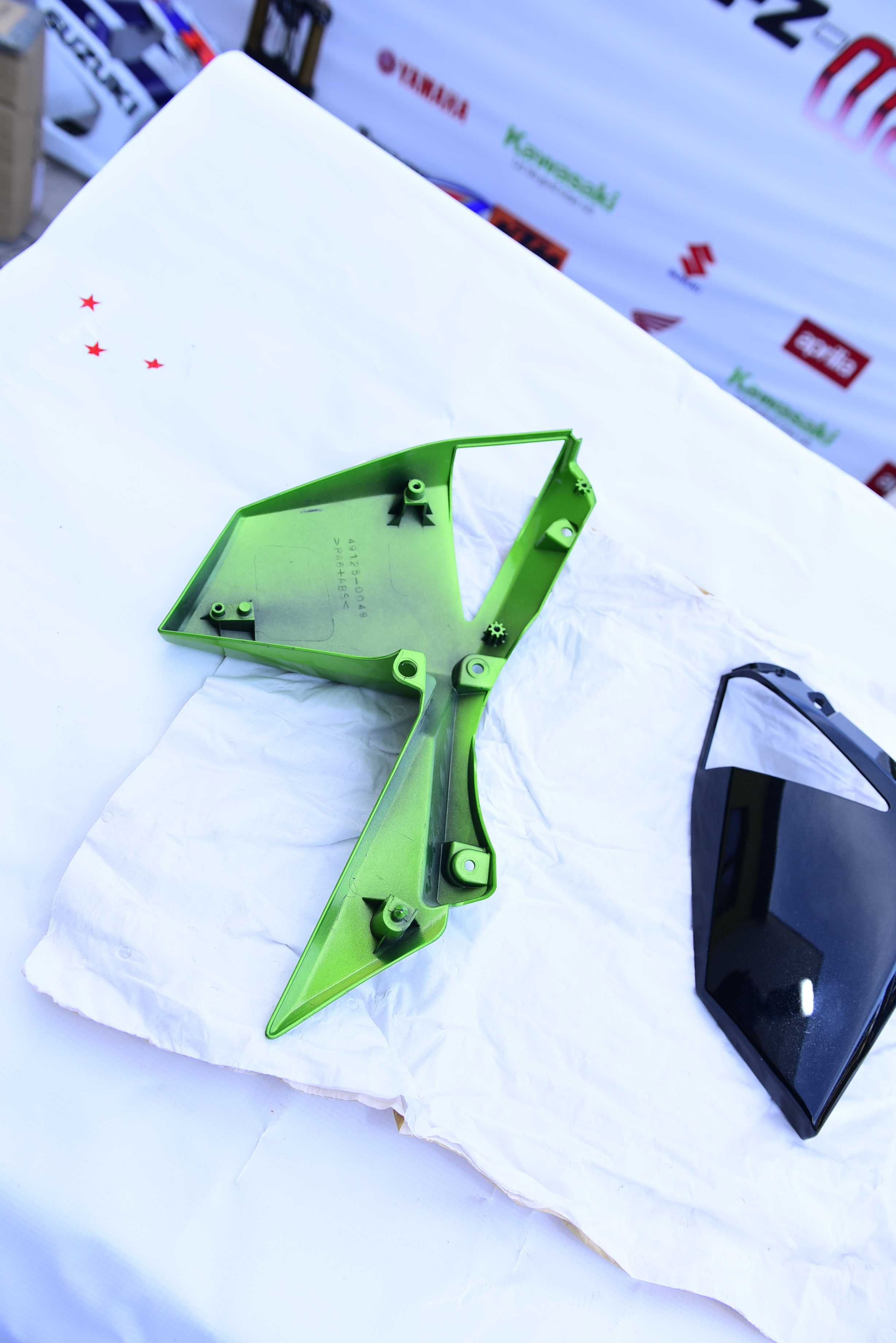 Carena  semnalizare dreapta  Kawasaki   Z1000 2010 2013