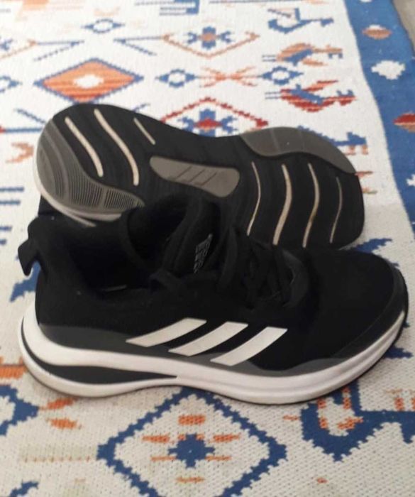 Adidasi Adidas marime 34