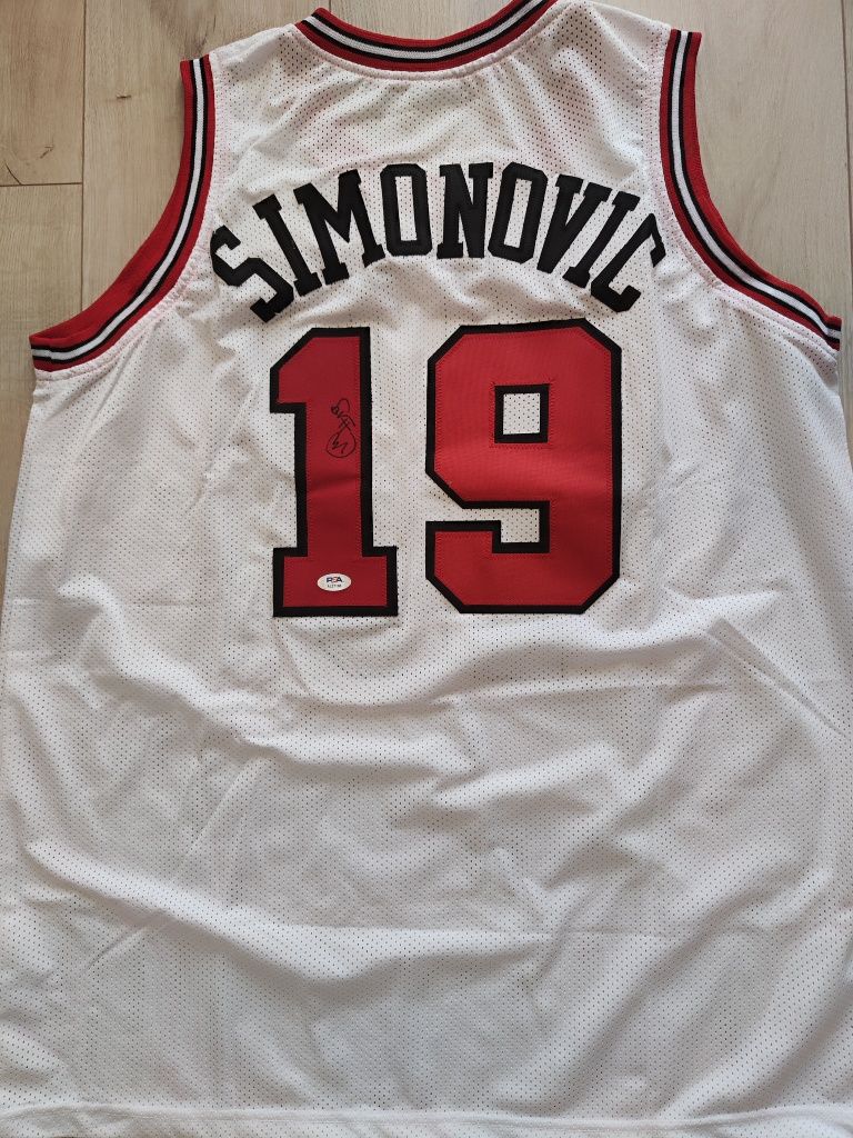 Марко Симонович Chicago Bulls - потник - с автограф и PSA автентичност