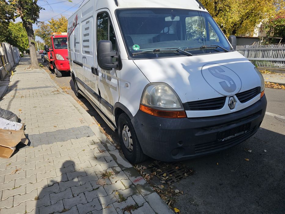 Dezmembrez Renault Master 2008 motor de 2,5 dci