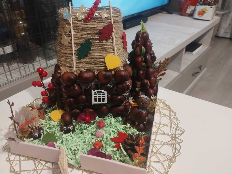 Casuta din castane (handmade)