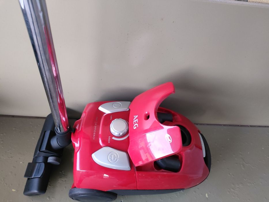 Прахосмукачка AEG