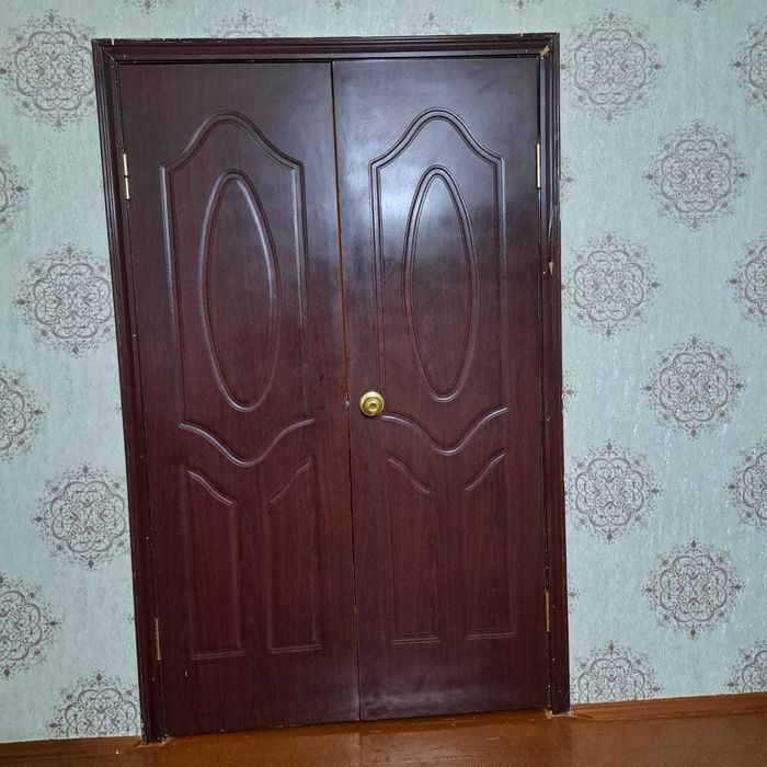 Двери Б/У двойные двери ,  4 штуки