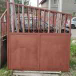 Vând poarta dubla și portiță la intrare