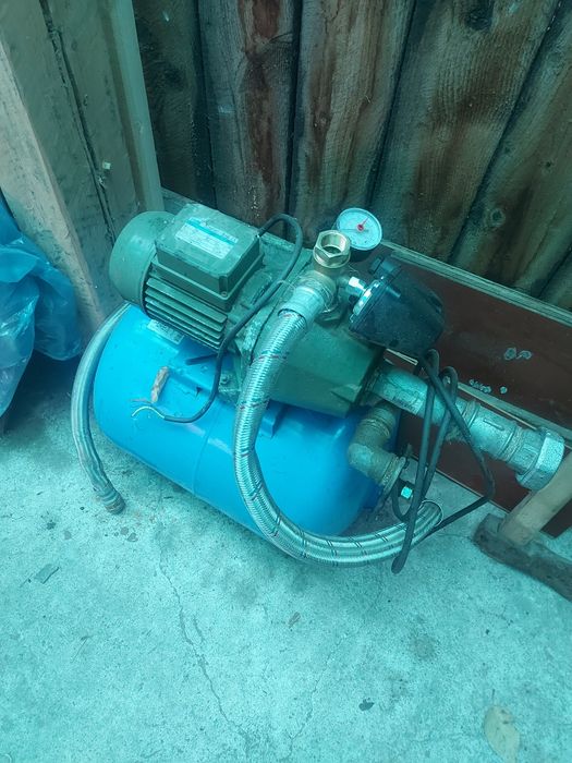 Vând hidrofor cu rezervor 50 l