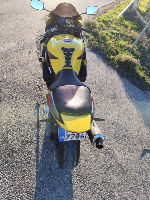 Suzuki GSXR 750 K4