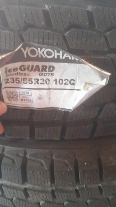 Продам шины  зимние новые Япония 235/55/R20