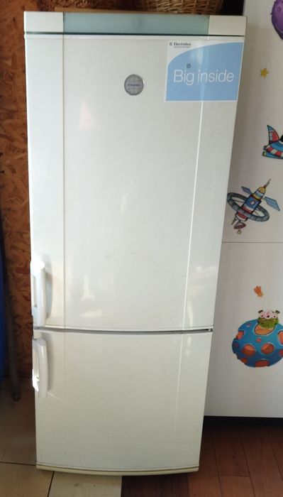 Хладилник с фризер Electrolux