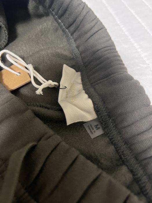 Екип Essentials- Olive grey