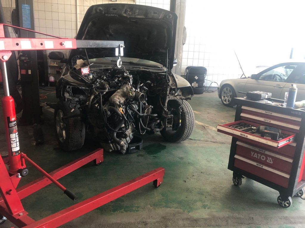 Service auto - efectuăm lucrari de mecanica / electrica