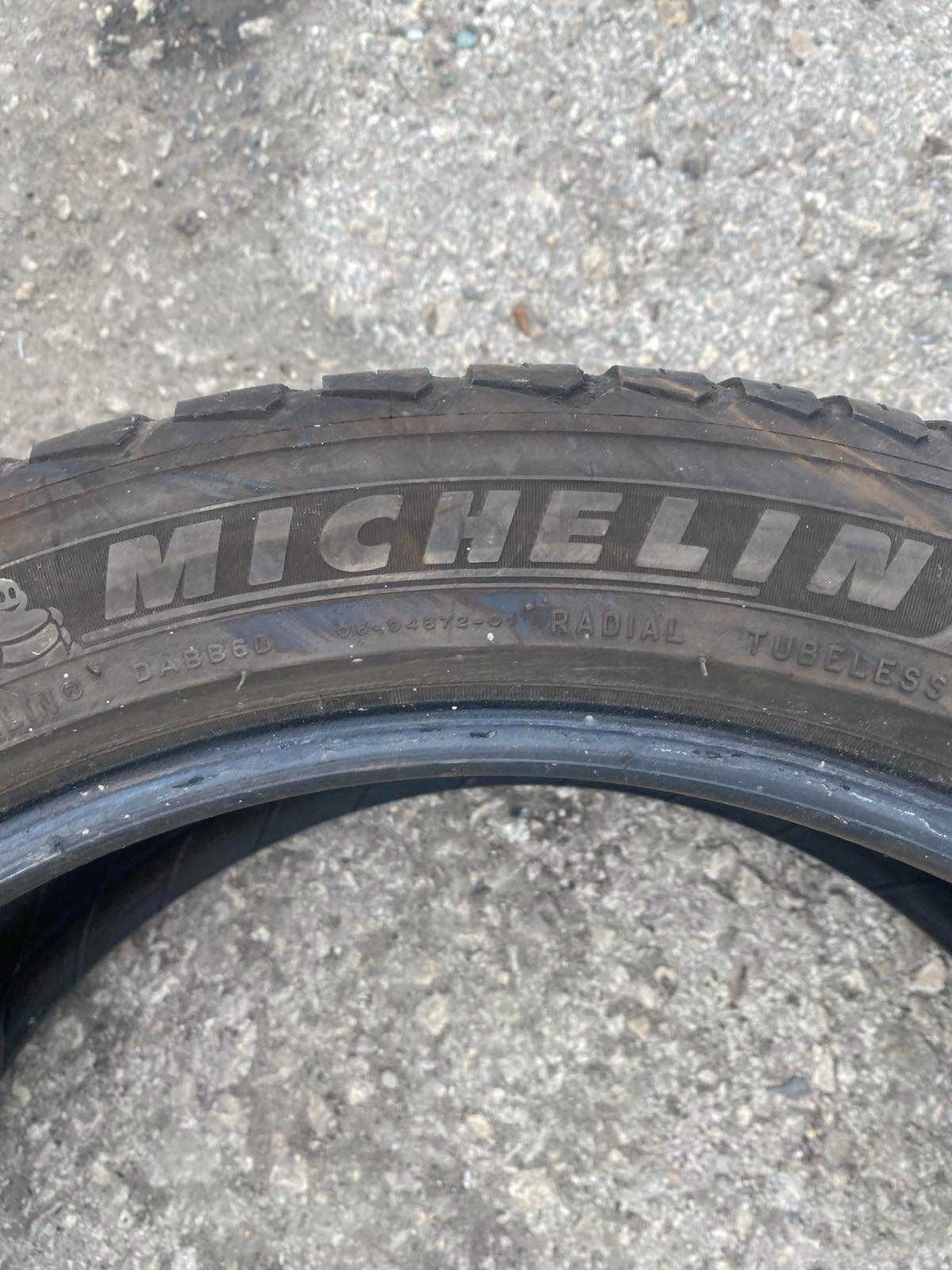 2 броя Зимни гуми Michelin 235/45 R18 Dot 0423 ном 120