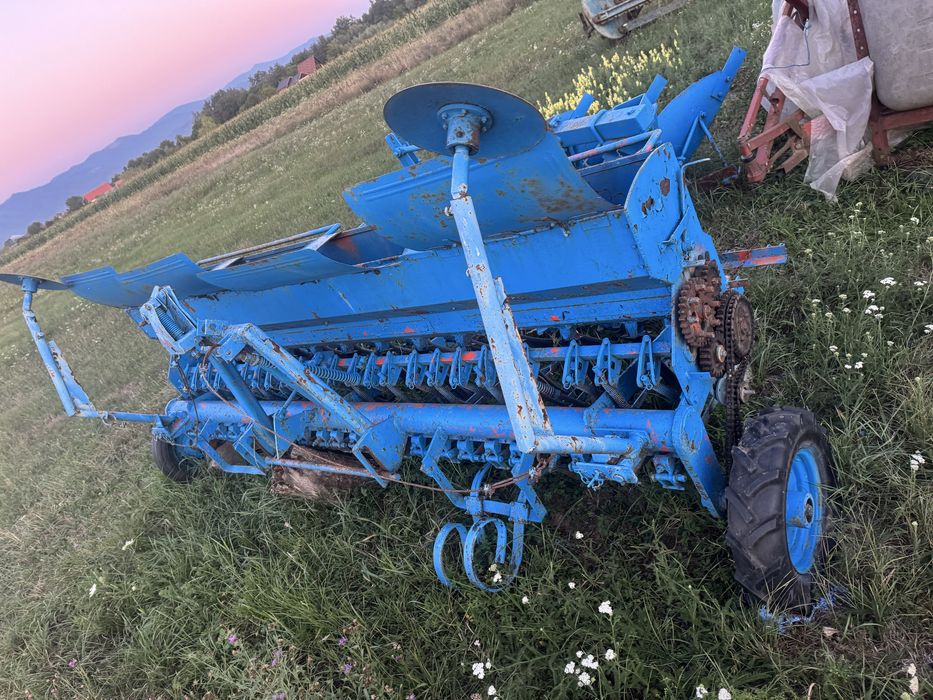 Vând utilaje după tractor