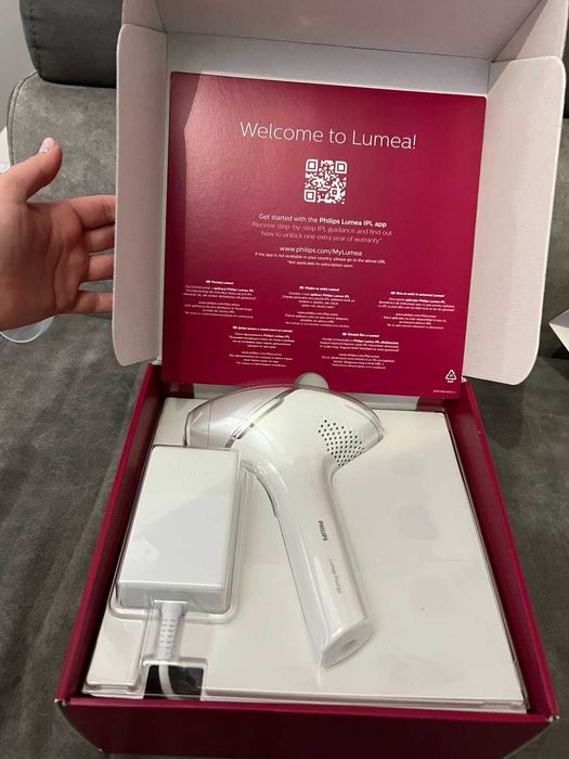 Фотоепилатор Philips LUMEA 8000