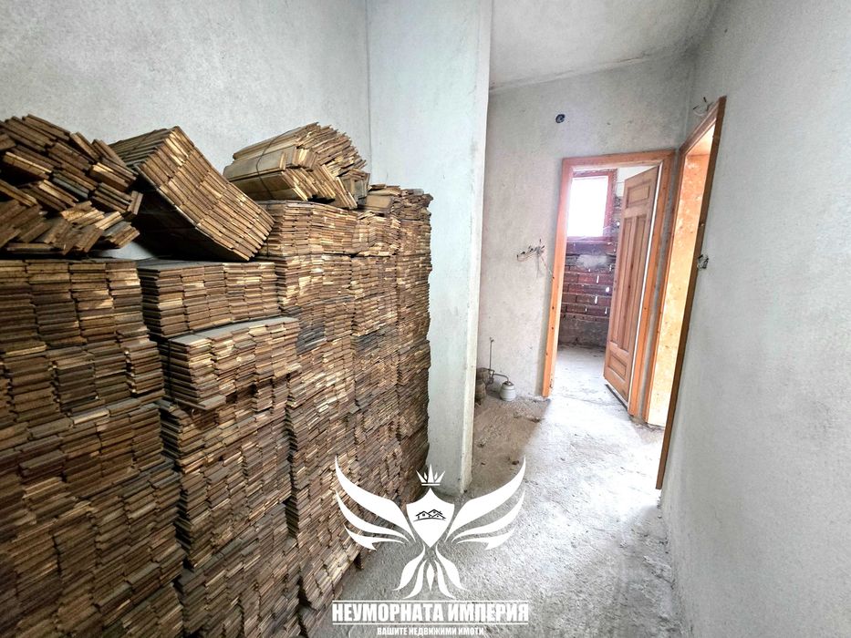Продавам четириетажна къща РЗП 324кв с 276кв двор гр.Асеновград Изток