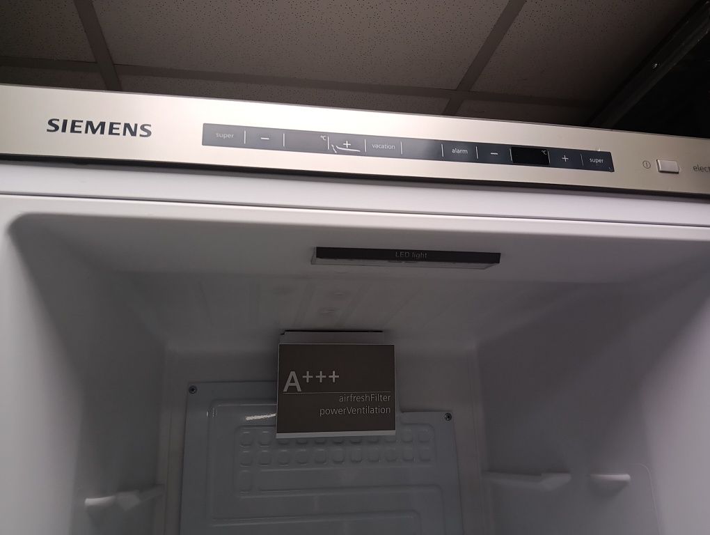 Иноксов комбиниран хладилник с фризер Сименс Siemens 2 години гаранция