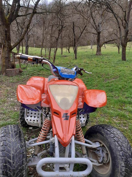 Se vinde suzuki 300 atv