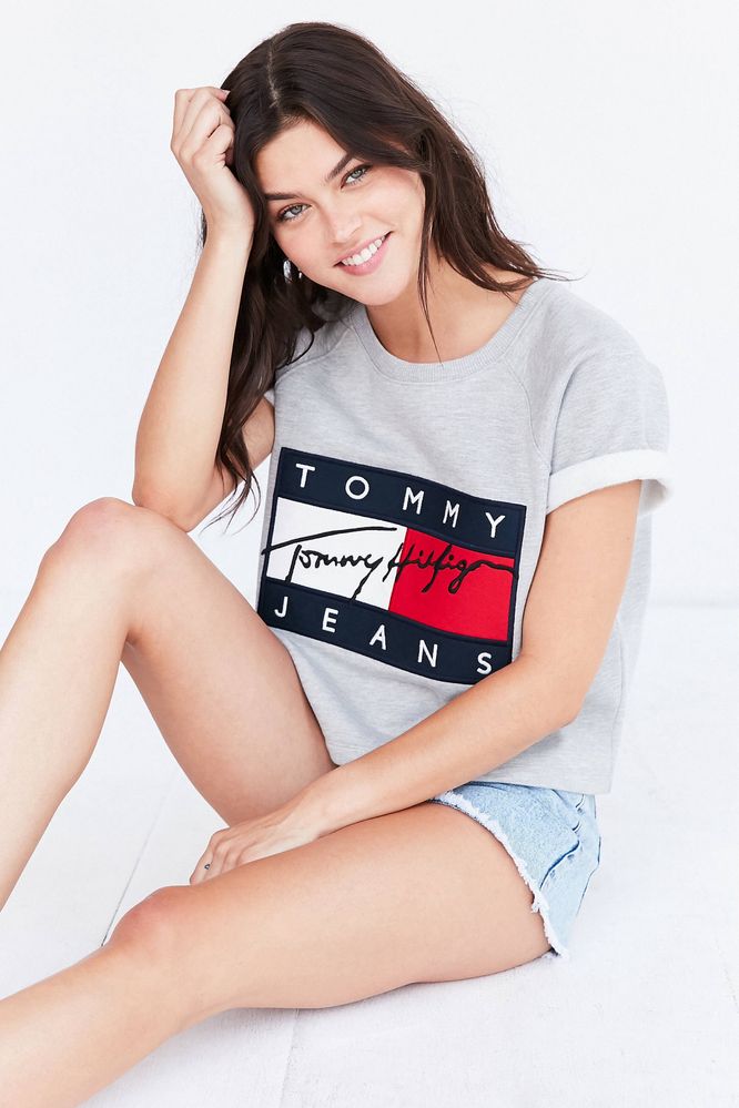 ОРИГИНАЛНА! Дамска тениска Tommy Hilfiger сиво, сива