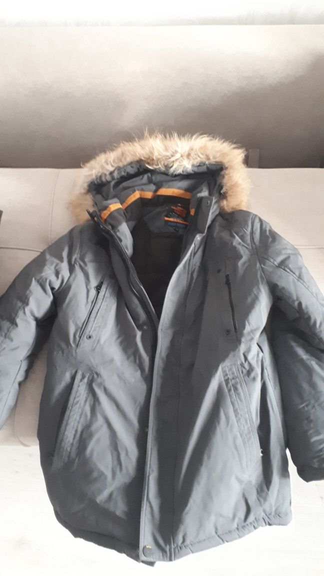 Продам новую куртку