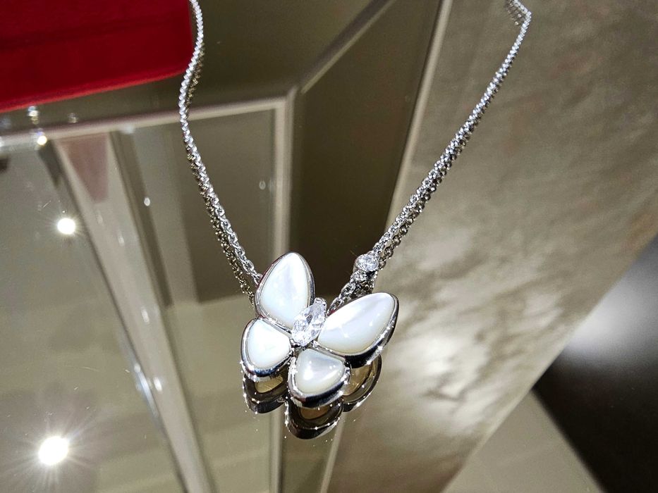 Van Cleef & Arpels VCA Silver Mother Pearl Two Butterfly Дамско Колие