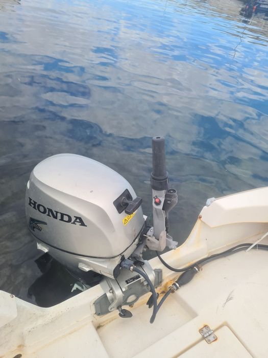 Извън бордов двигател