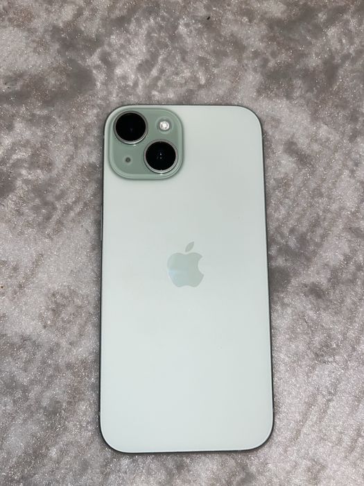 Айфон 15  обычный