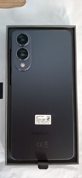 Новый телефон Samsung Galaxy S25 EDGE