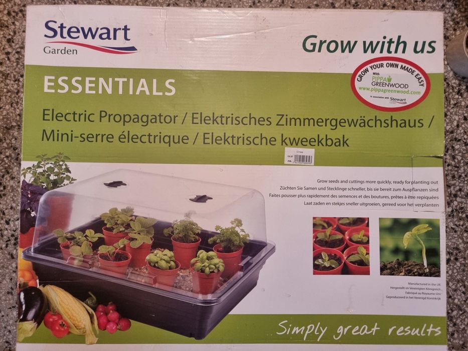 Контейнер за разсад с вграден нагревател