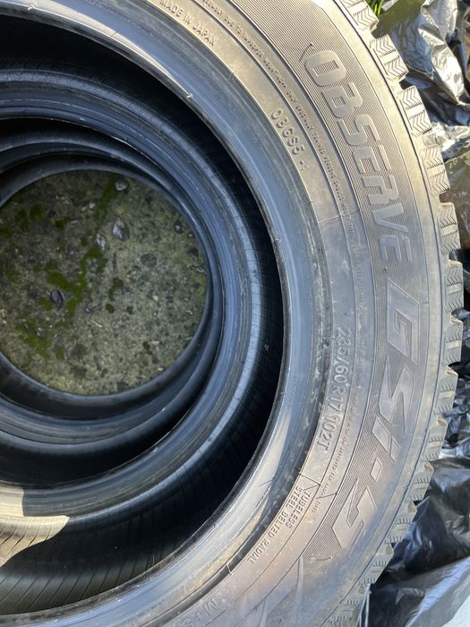 Зимни гуми Toyo 235/60/17 - 10мм грайфер