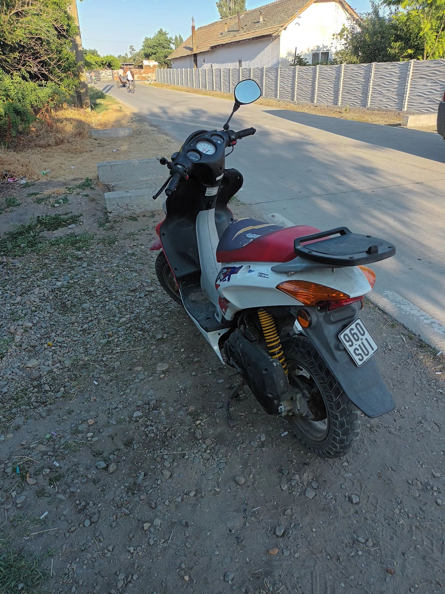 Vând scuter  honda