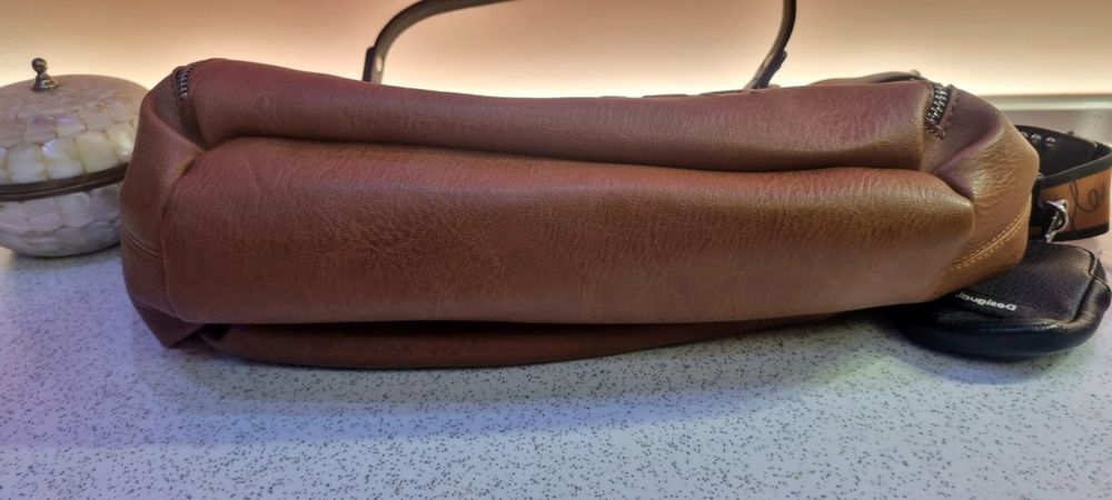 DISIGUAL и Gold & gold чанти на цена от 20лв. 35лв. 55лв.