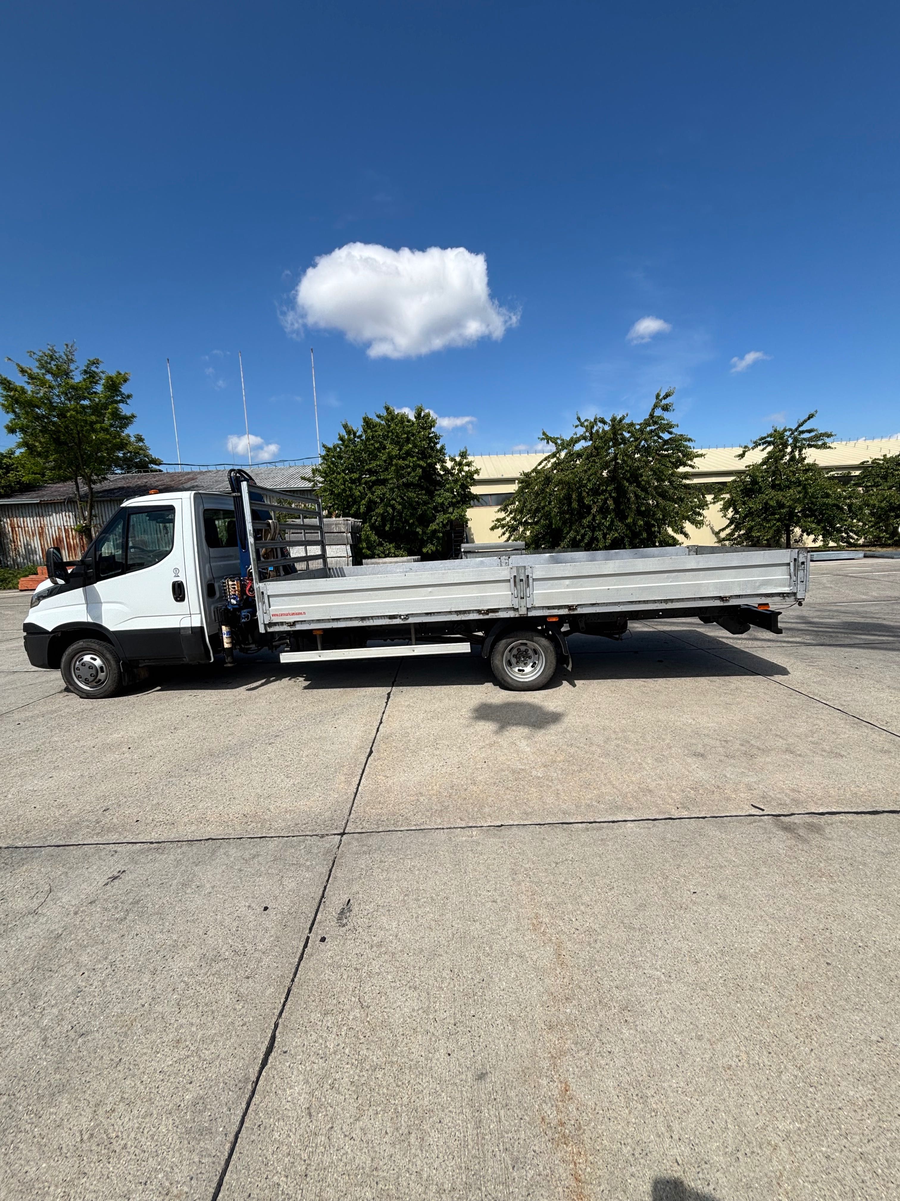 Vand iveco daily cu macara