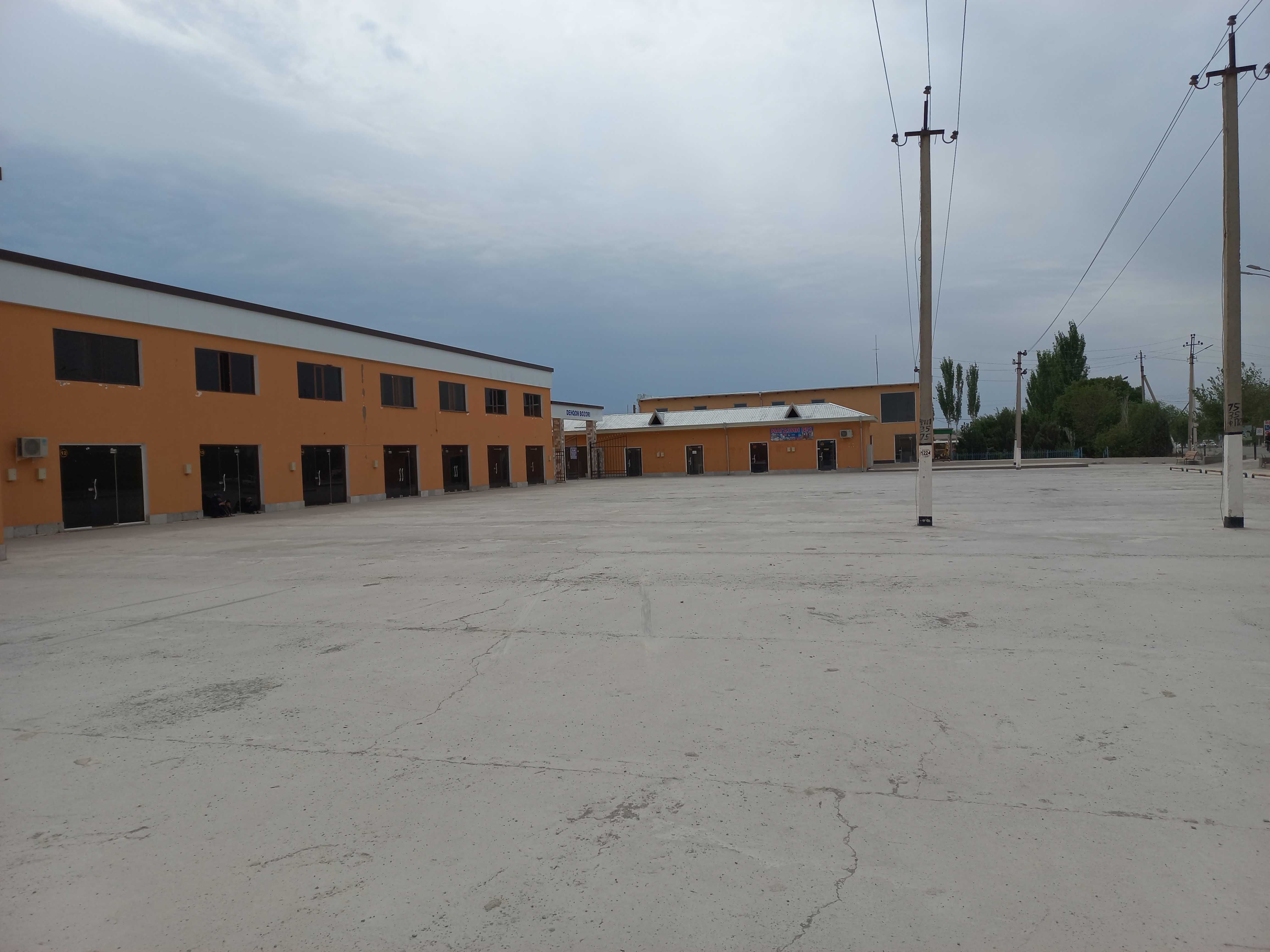 Qo`shko`pir tumanida savdo majmuasi bo'lib to'lash asosida sotilmoqda
