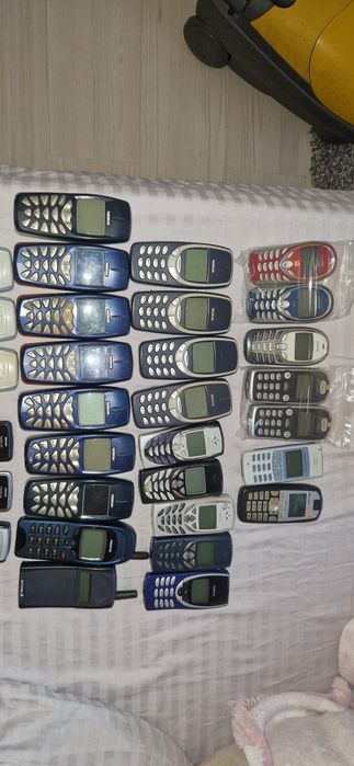 Telefoane vechi de colectie