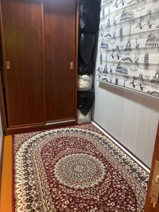 Квартира 2/4/4 чирчик 10-микрорайон