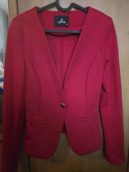 Стилно ,спортно-елегантно,дамско сако